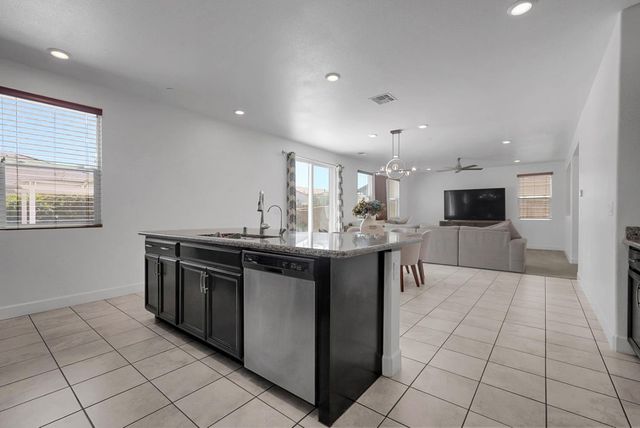 258 Columbus Dr., Manteca, CA 95337