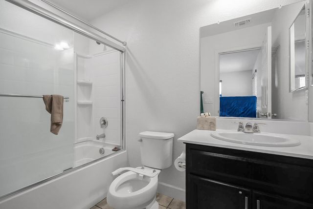 258 Columbus Dr., Manteca, CA 95337