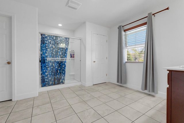 258 Columbus Dr., Manteca, CA 95337