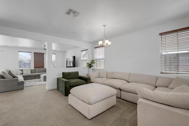 258 Columbus Dr., Manteca, CA 95337