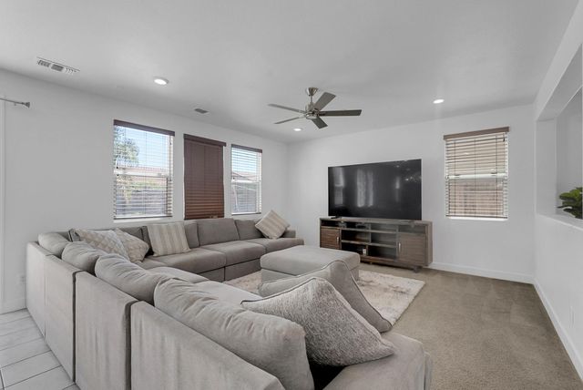 258 Columbus Dr., Manteca, CA 95337