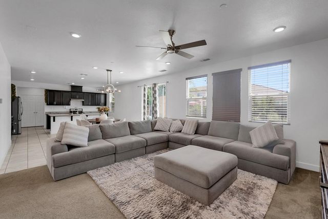 258 Columbus Dr., Manteca, CA 95337