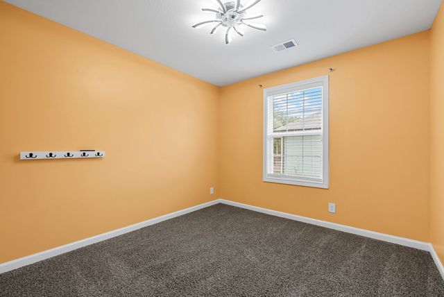 1425 Fredrick Dr, Clarksville, TN 37042