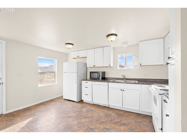 709 Sw 16TH St, Pendleton, OR 97801