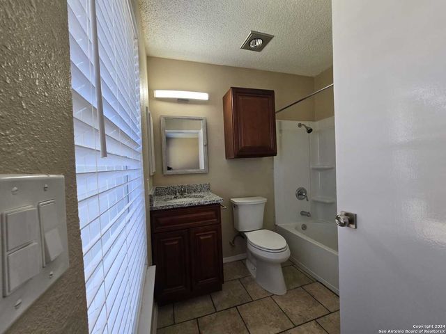 9140 Timber Path Unit 2702, San Antonio, TX 78250