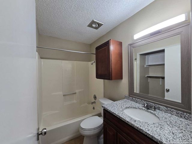 9140 Timber Path Unit 2702, San Antonio, TX 78250