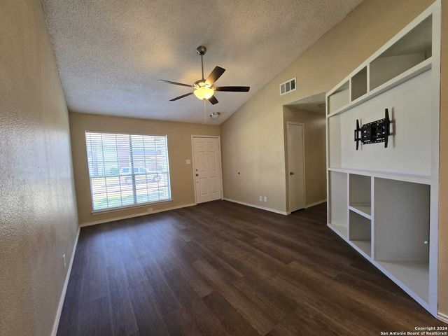 9140 Timber Path Unit 2702, San Antonio, TX 78250