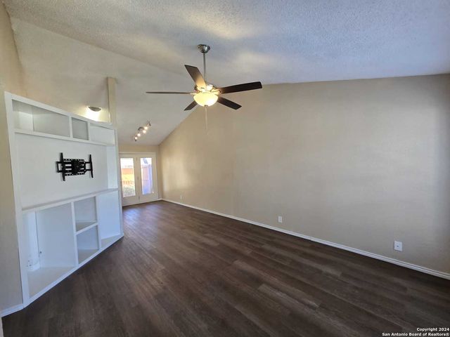 9140 Timber Path Unit 2702, San Antonio, TX 78250