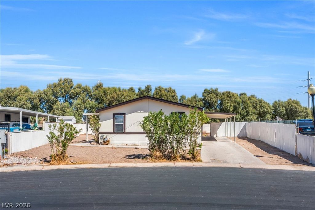 5962 Sassy Rose Drive, Las Vegas, NV 89122 — photo 2