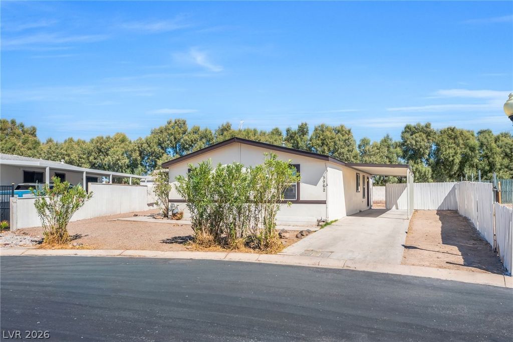 5962 Sassy Rose Drive, Las Vegas, NV 89122 — photo 3
