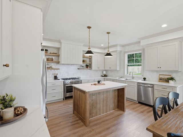 2000 Mythewood Drive, Huntsville, AL 35803