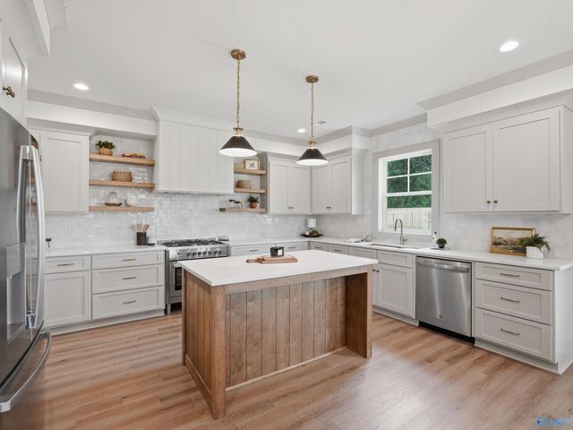 2000 Mythewood Drive, Huntsville, AL 35803