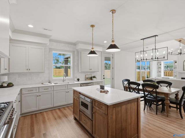 2000 Mythewood Drive, Huntsville, AL 35803