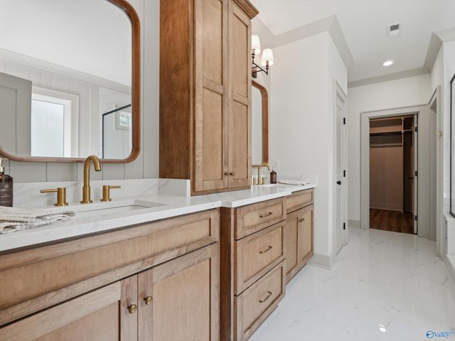 2000 Mythewood Drive, Huntsville, AL 35803