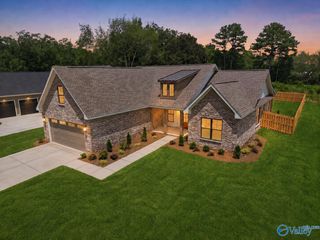 2000 Mythewood Drive, Huntsville, AL 35803