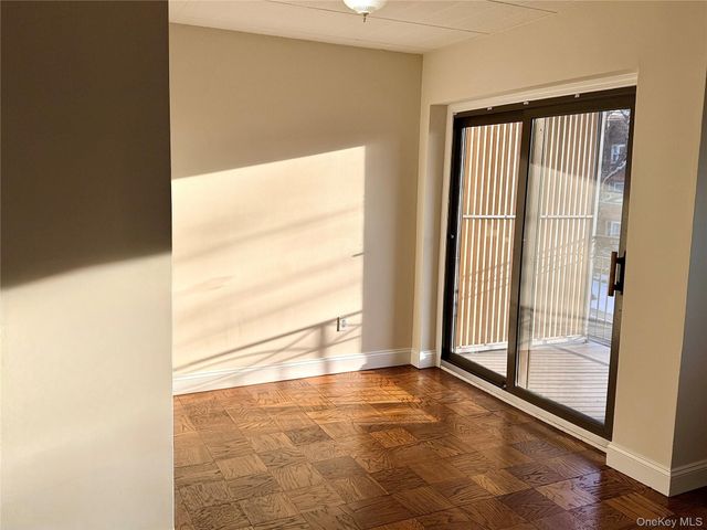 505 White Plains Road 2G, Eastchester, NY 10709