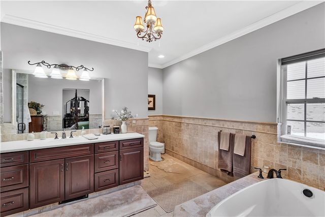 1311 Deerfield Ln, W Leechburg, PA 15656