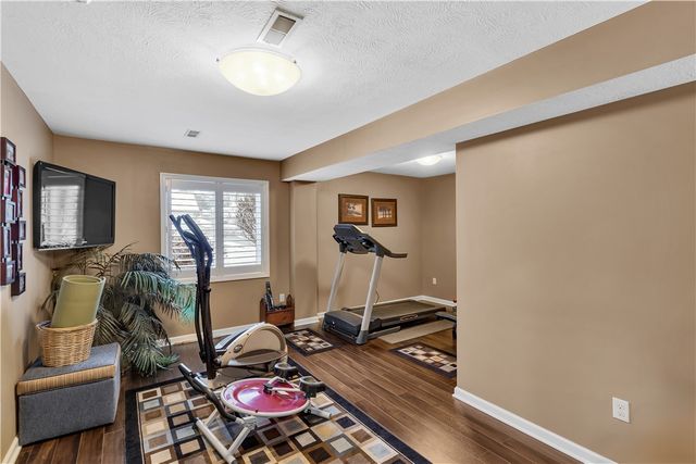 1311 Deerfield Ln, W Leechburg, PA 15656