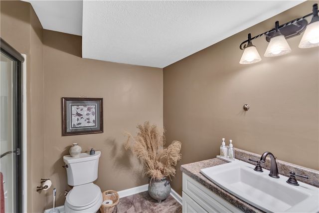 1311 Deerfield Ln, W Leechburg, PA 15656