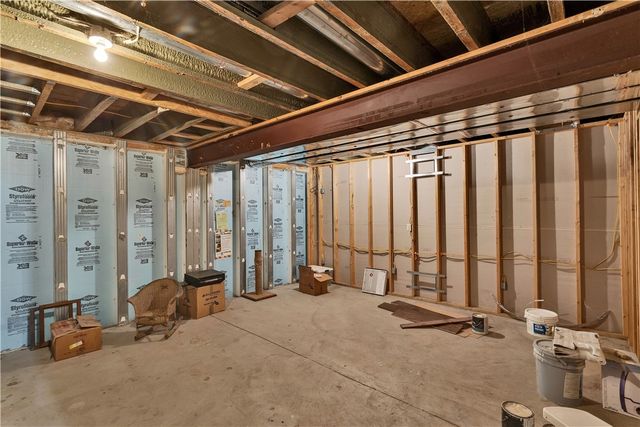 1311 Deerfield Ln, W Leechburg, PA 15656