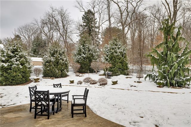 1311 Deerfield Ln, W Leechburg, PA 15656