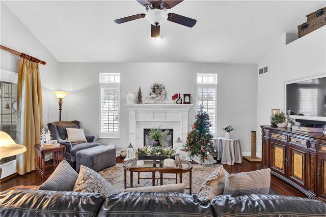 1311 Deerfield Ln, W Leechburg, PA 15656