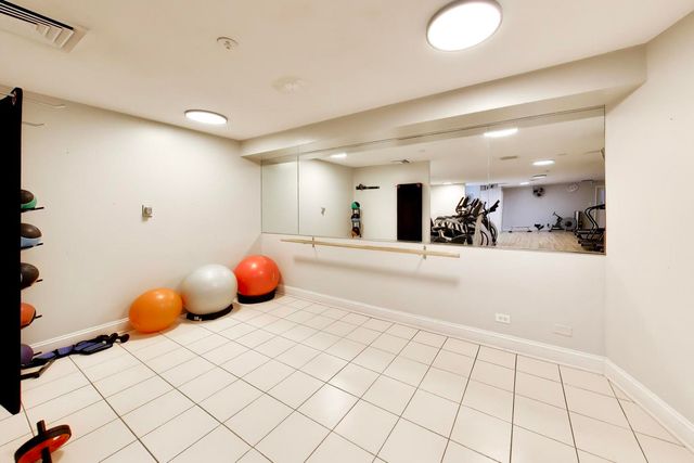 3600 N LAKE SHORE Drive 222, Chicago, IL 60613