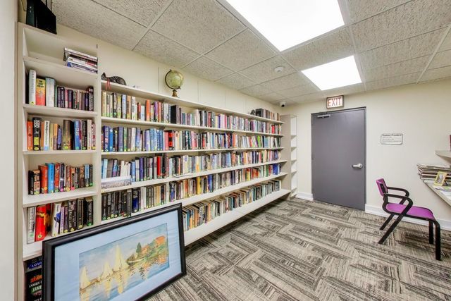 3600 N LAKE SHORE Drive 222, Chicago, IL 60613