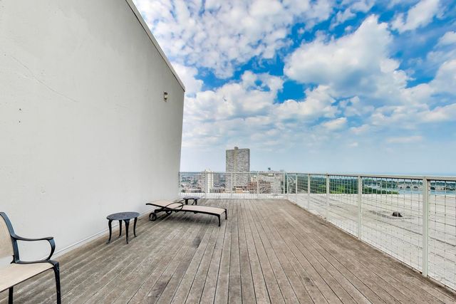 3600 N LAKE SHORE Drive 222, Chicago, IL 60613
