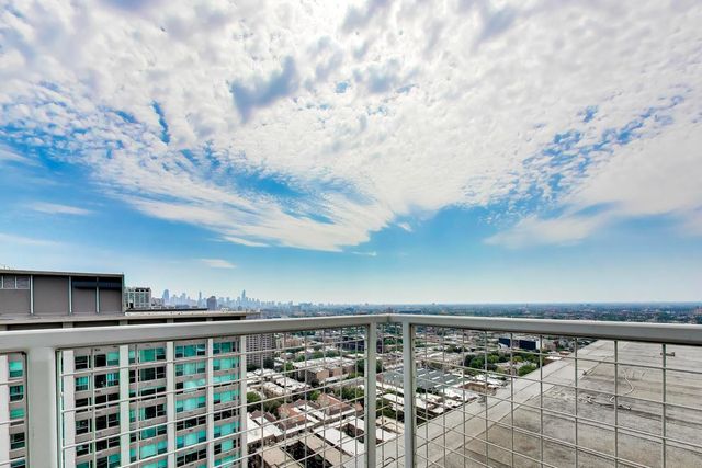 3600 N LAKE SHORE Drive 222, Chicago, IL 60613