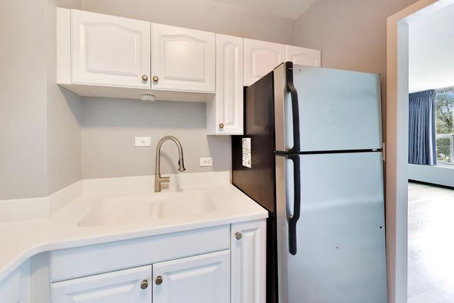 3600 N LAKE SHORE Drive 222, Chicago, IL 60613