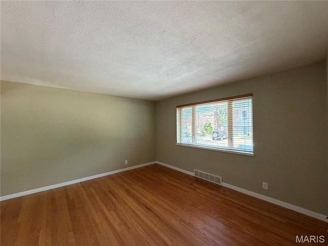 221 Monclay Court 1N, St Louis, MO 63122