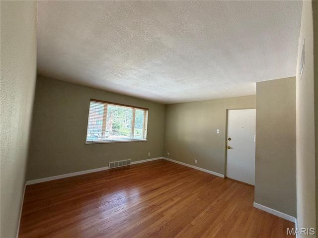 221 Monclay Court 1N, St Louis, MO 63122