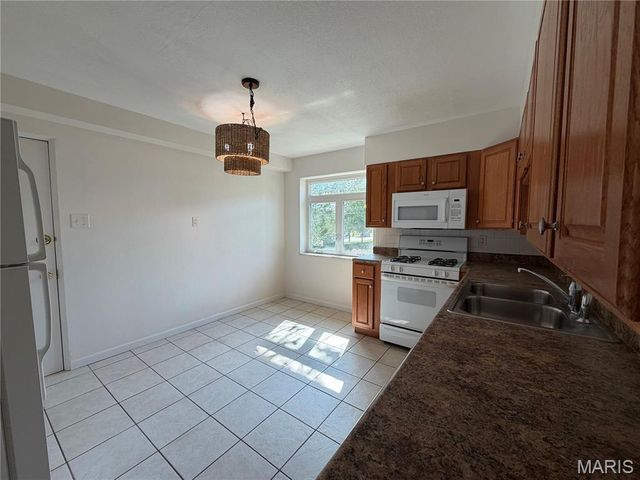 221 Monclay Court 1N, St Louis, MO 63122