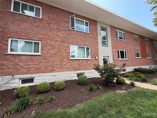 221 Monclay Court 1N, St Louis, MO 63122