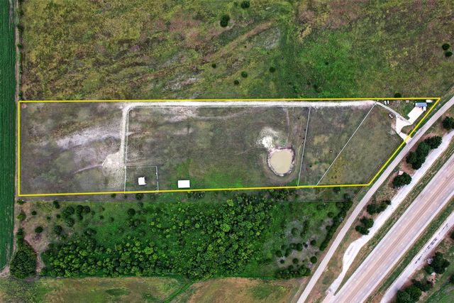 6882 N Interstate Highway 35 E, Waxahachie, TX 75165