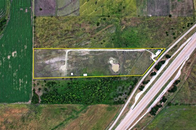 6882 N Interstate Highway 35 E, Waxahachie, TX 75165