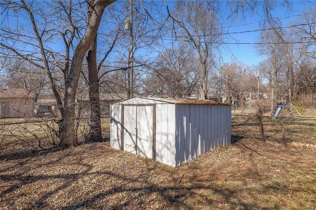 709 N Woodland Street, Olathe, KS 66061