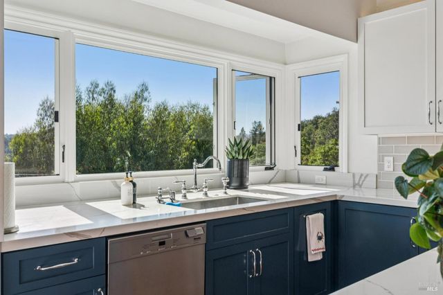 10 Elkhorn Way, San Anselmo, CA 94960