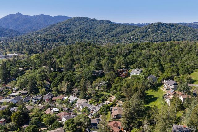 10 Elkhorn Way, San Anselmo, CA 94960