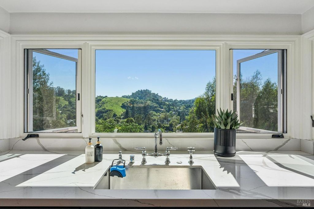 10 Elkhorn Way, San Anselmo, CA 94960