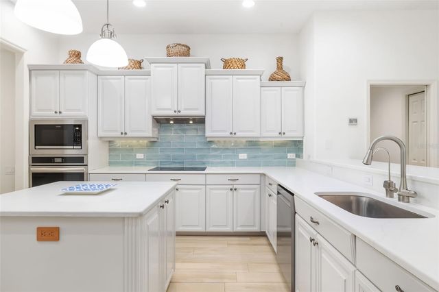 11528 SAVANNAH LAKES DRIVE, Parrish, FL 34219