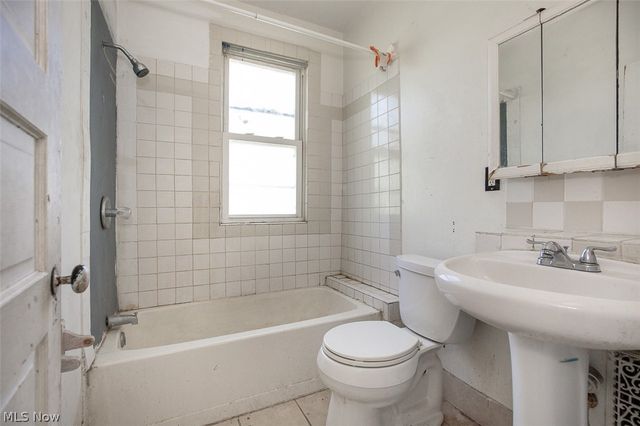 2300 E 86th Street, Cleveland, OH 44106