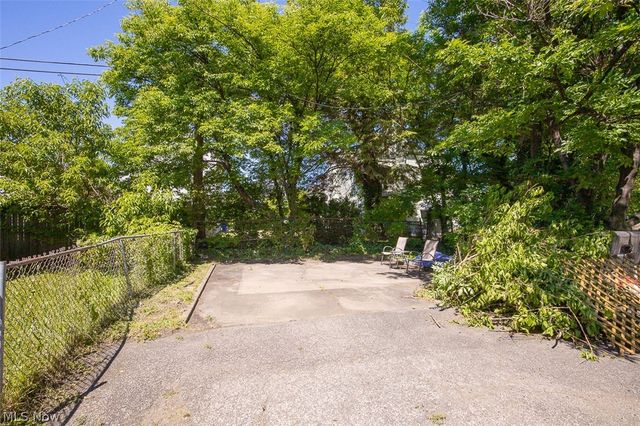 2300 E 86th Street, Cleveland, OH 44106