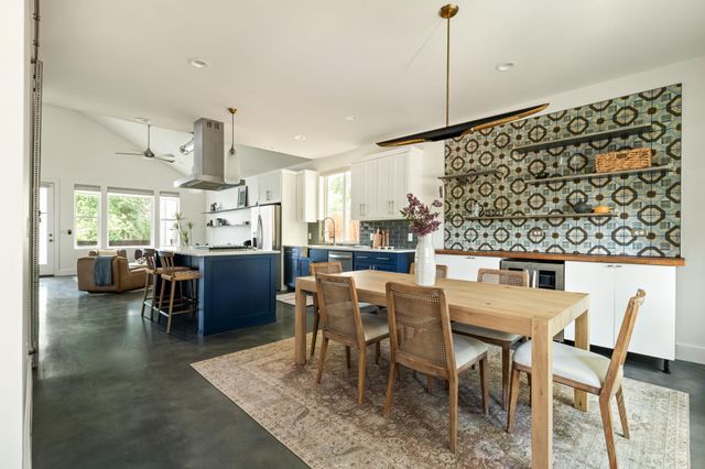 1902 Webberville RD B, Austin, TX 78721
