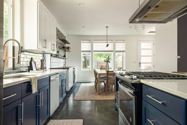 1902 Webberville RD B, Austin, TX 78721