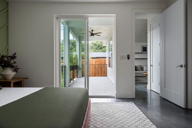 1902 Webberville RD B, Austin, TX 78721