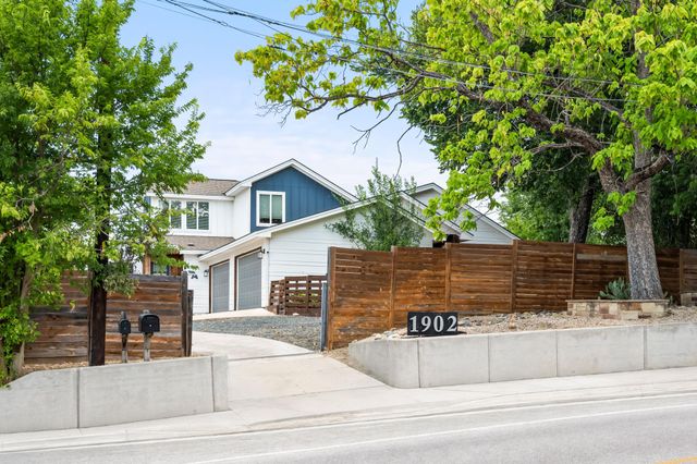 1902 Webberville RD B, Austin, TX 78721