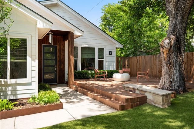 1902 Webberville RD B, Austin, TX 78721