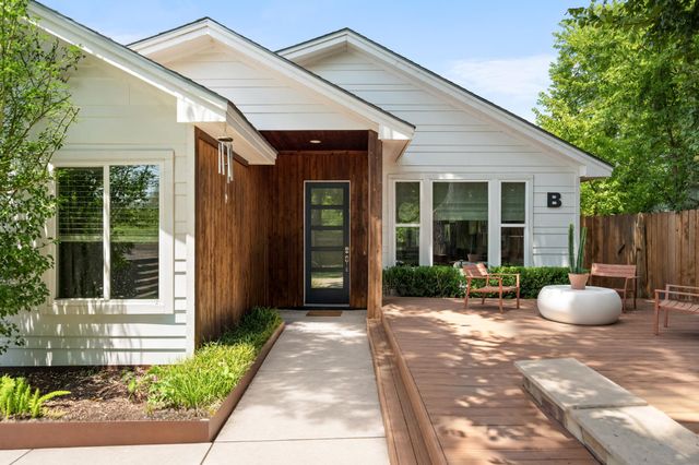 1902 Webberville RD B, Austin, TX 78721
